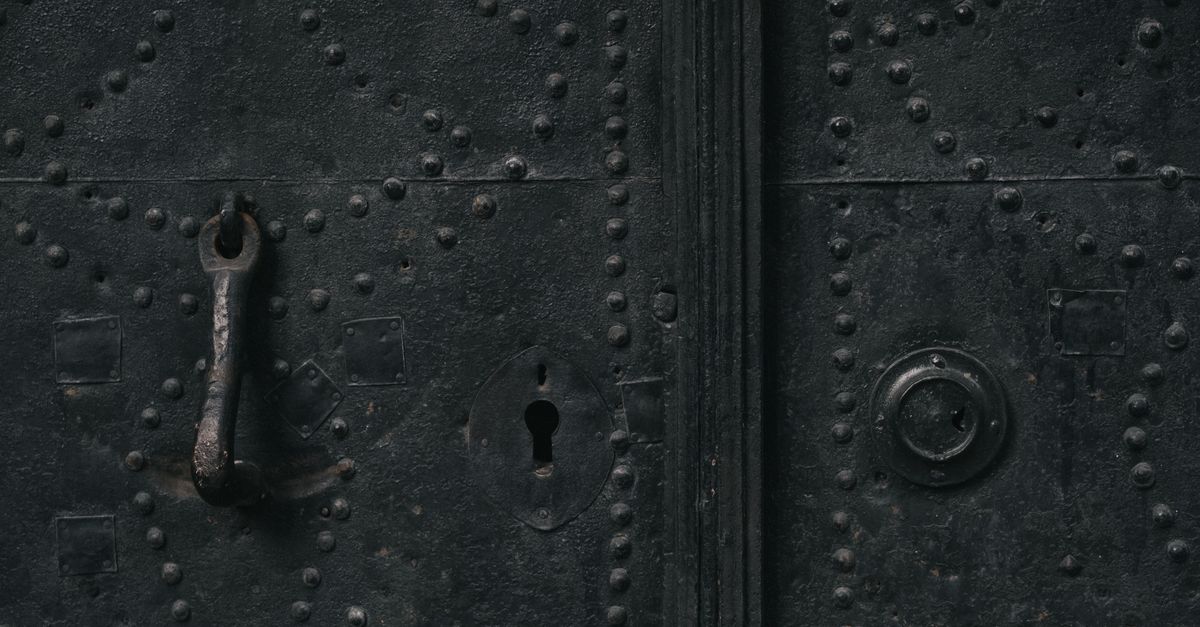 front door lock key — New Paltz Locksmith