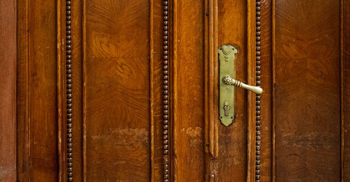 front door lock key — New Paltz Locksmith